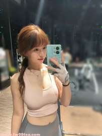 台中喝茶/外送茶熱搜：23y甜美素顏妹糖兒，160cm/C罩杯柔軟酥胸，勾引眼神實拍