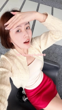 芷瑜 35歲，蛋糕師特有的甜美與軟綿觸感，今晚想品嚐這份專屬於你的濃郁驚喜嗎？