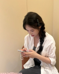 21歲清純天菜「甜微」158cm-C+乳，線條流暢白淨，帶你體驗溫柔女友感
