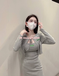 24歲長腿尤物「思琪」172cm/49kg/D乳！黑絲空姐制服誘惑，性感天花板！