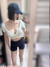 D+杯晃動誘惑！25歲「小萍」163cm完美身材，電動馬達般翹臀帶你體驗頂級撞擊！