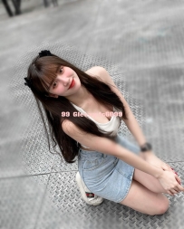 依晴172.F.25歲：氣質啦啦隊女神本人實拍！衣服脫掉火辣到爆炸，電動馬達主動搖擺、長