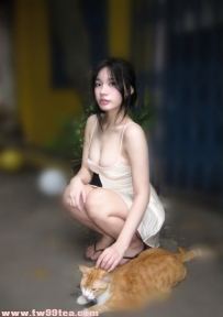 E杯渾圓大乳「雨晴」22歲！眼神勾人、床上放得開，敢玩敢扭今晚整晚只想榨乾你！