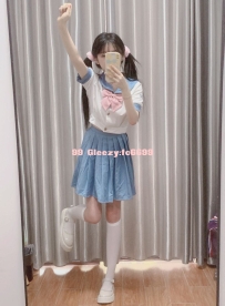 芯妍 163cm：清純耐看女友型，皮膚白皙、互動零距離