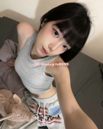 21歲初見面！極致穿搭控網美「比比」160/C奶/44kg，身材外貌全網高評價，錯過不再有！
